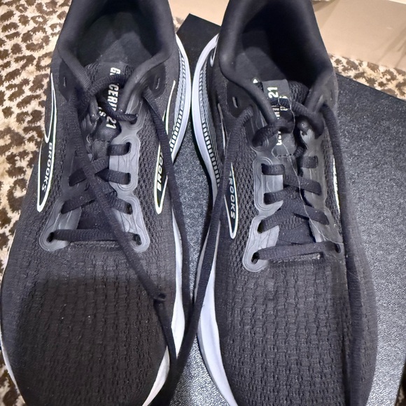 Brooks Black Athletic Sneakers - Picture 1 of 6